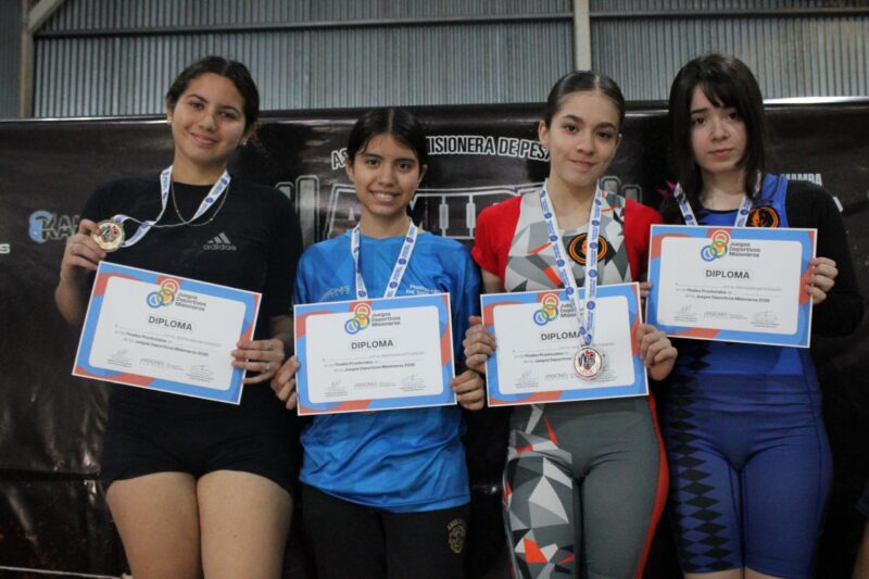 Juegos Deportivos Misioneros: se disputaron las Finales Provinciales de Bádminton y Levantamiento Olímpico imagen-14