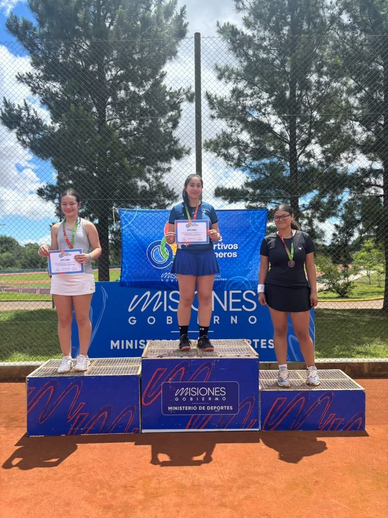 Juegos Deportivos Misioneros: en el club Río Paraná y en el CePARD se definieron Canotaje y Tenis    imagen-16